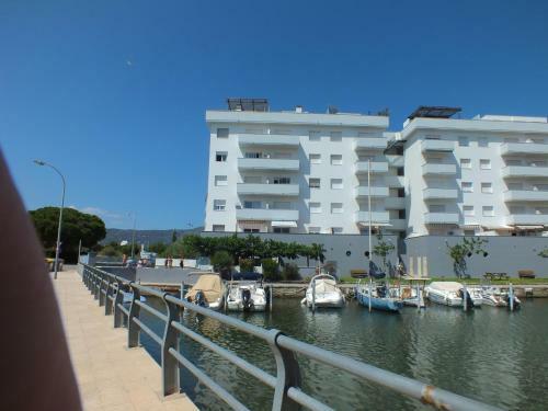 Apartamento Roses, 3 Dormitorios, 6 Personas - Es-204-14