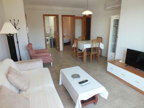 Apartamento Roses, 3 Dormitorios, 6 Personas - Es-204-14