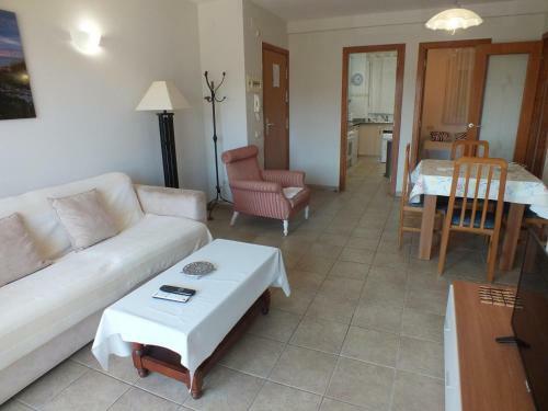 Apartamento Roses, 3 Dormitorios, 6 Personas - Es-204-14
