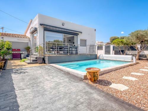 Villa Giron�s By Interhome