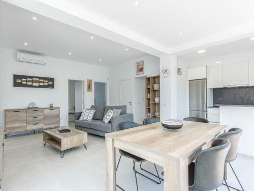 Villa Giron�s By Interhome