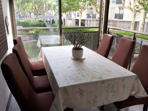 Apartamento En 1� Linea De Mar En Salou