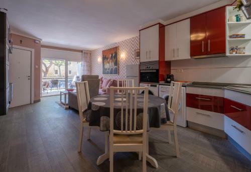 Two-bedroom Apartment In Salou 5 Mins From The Beach