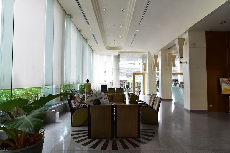 New Season Hotel