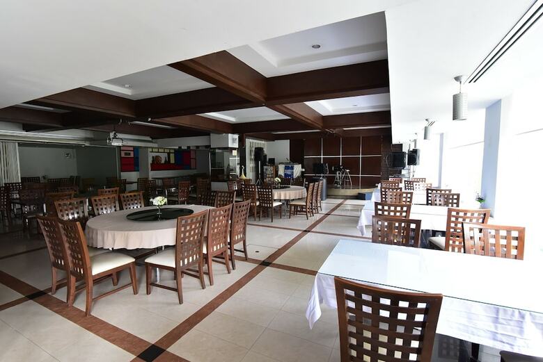 New Season Hotel