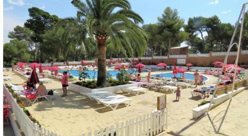 Apartamento Con Piscina En Salou