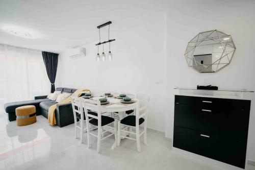 Apartamento Piso Reformado Moderno Piscina Y Jard�n!