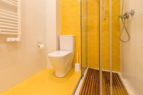 Uhc Carlos V Apartments
