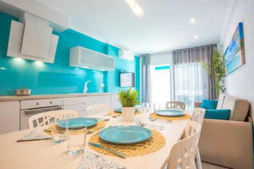 Uhc Carlos V Apartments