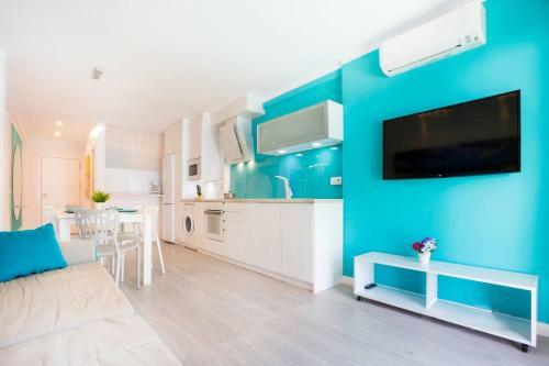 Uhc Carlos V Apartments