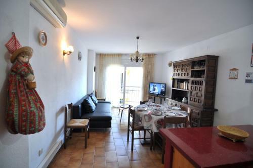 Apartamento Rnet - Madrid 11 - Roses Centro