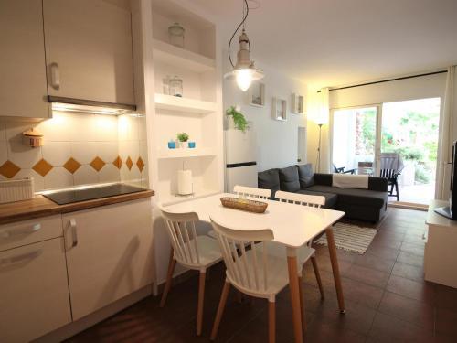 Apartamento Roses, 1 Dormitorio, 4 Personas - Es-228-153