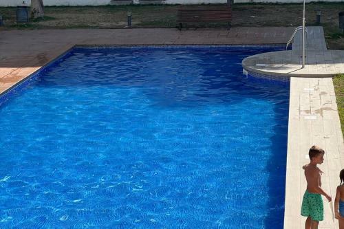 Bonito Apartamento Con Parking Y Piscina En Roses
