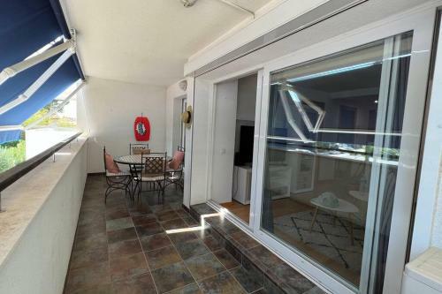 Bonito Apartamento Con Parking Y Piscina En Roses