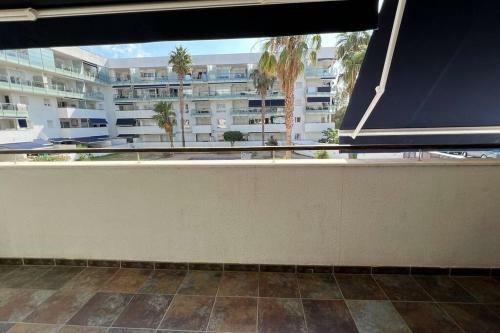 Bonito Apartamento Con Parking Y Piscina En Roses
