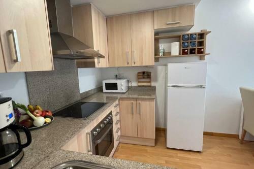 Bonito Apartamento Con Parking Y Piscina En Roses