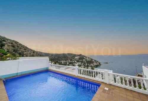 Magnifique Maison Bramer 14, Roses - Wehostyou