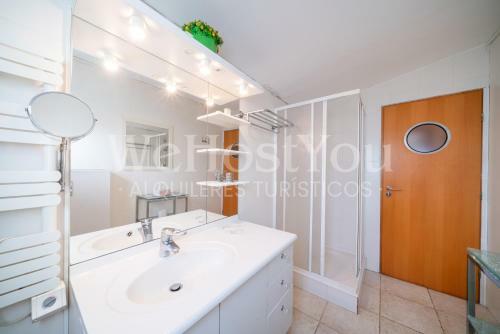 Wehostyou - Belle Maison Roses, Mas Bosc� 12