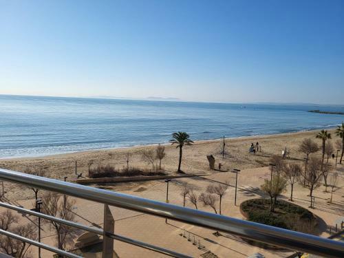 Apartamento Primera L�nea Roses Con Vistas Al Mar