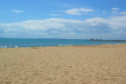 Apartamento Primera L�nea Roses Con Vistas Al Mar
