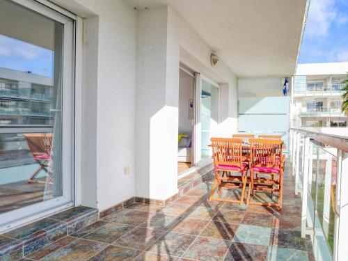 Apartamento Roses, 1 Dormitorio, 4 Personas - Es-228-95