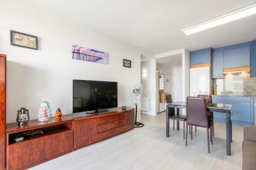 Apartamento Con Terraza Y Vista Piscina
