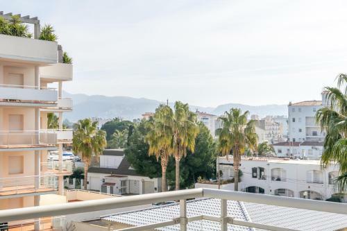 Apartamento Con Terraza Y Vista Piscina