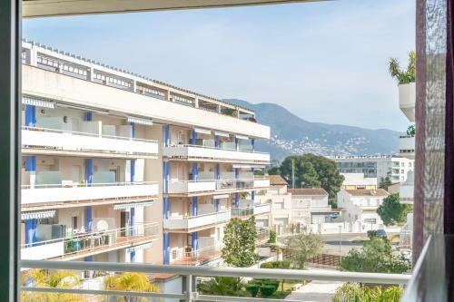 Apartamento Con Terraza Y Vista Piscina