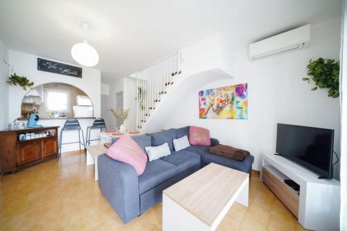 Maison De Vacances Avec Piscine Communautaire - Wehostyou