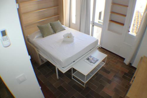 Agi Porthos Apartments