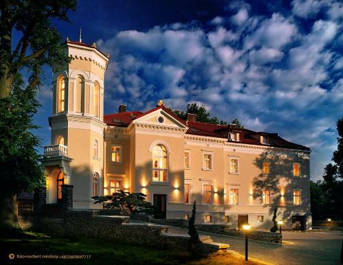 Hotel Pa?ac Paw?owice