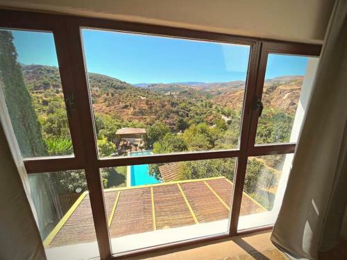 Sunset Mountain-view Villa With Garden & Pool