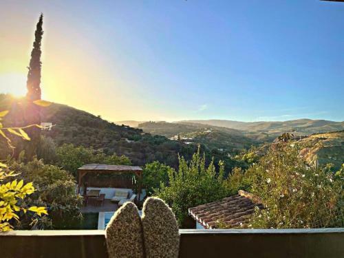 Sunset Mountain-view Villa With Garden & Pool