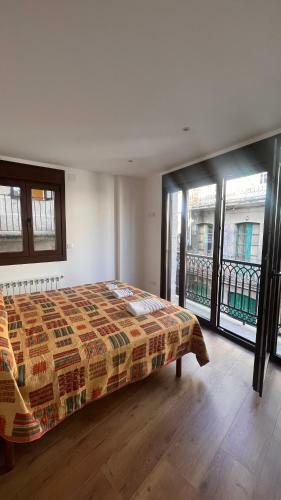 A De Juan - Tres Marias Apartments