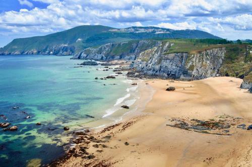 The Cliffs - Barqueiro Blue