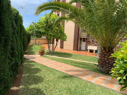 Preciosa Casa Con Jard�n Privado