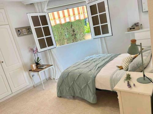Preciosa Casa Con Jard�n Privado