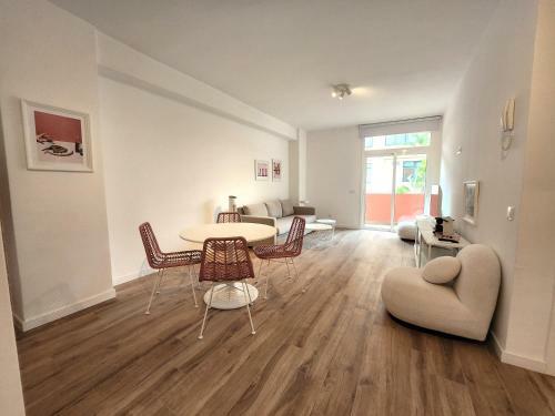 Pink Alta Apartment With Pool