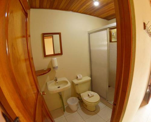 Hostel Backpackers La Fortuna