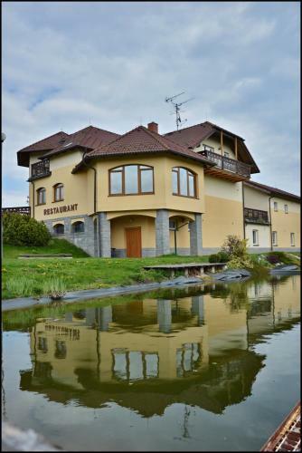 Hostal Penzion Star� Dvur