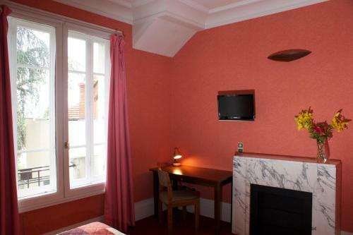 Hotel H�tel Le Lyon Bron