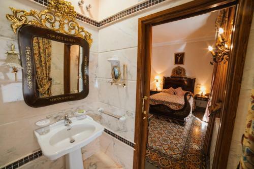 Bed & Breakfast Andalusian Palace