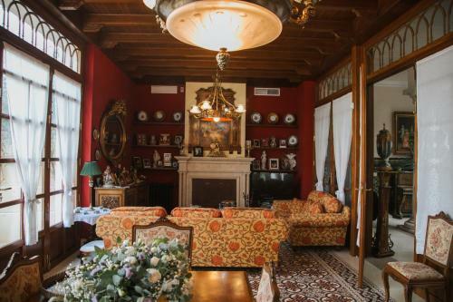 Bed & Breakfast Andalusian Palace