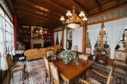 Bed & Breakfast Andalusian Palace