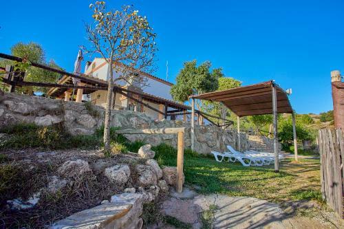 Casa Rural " Los Cuatro Olivos"