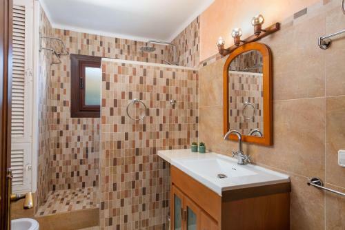 New! Villa Ses Rodes, Pool, Wifi, Bbq, Jacuzzi