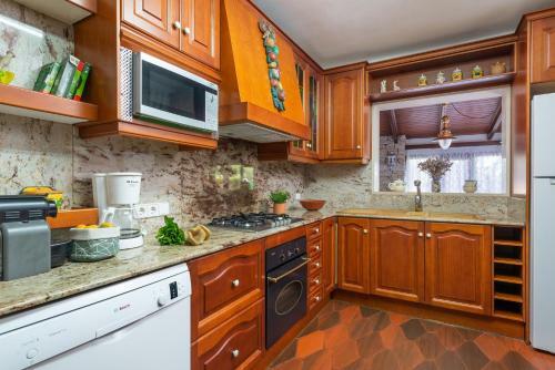 New! Villa Ses Rodes, Pool, Wifi, Bbq, Jacuzzi
