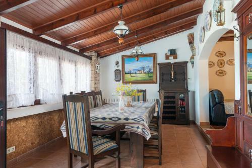 New! Villa Ses Rodes, Pool, Wifi, Bbq, Jacuzzi