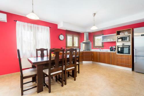 New! Villa Can Fioly, Pool, Wifi, Bbq