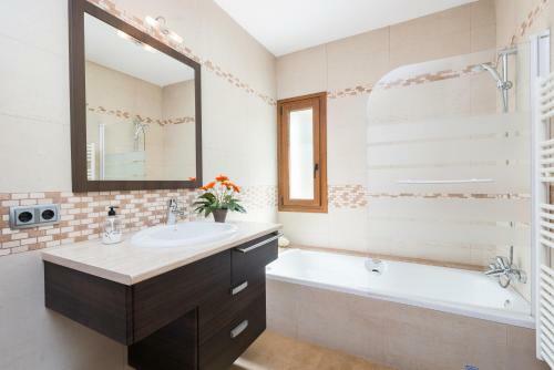New! Villa Can Fioly, Pool, Wifi, Bbq